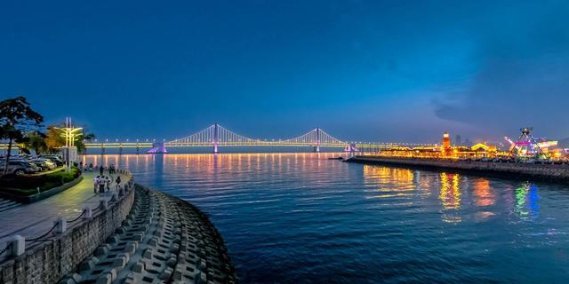 它是北方魔都，背靠北京上海，又遥望日本<a href=