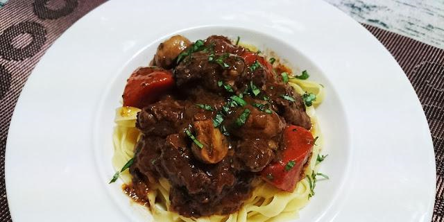 红酒炖牛肉,有人焯水有人直接炖?全不对!教你正确做法,太香了休闲区蓝鸢梦想 - Www.slyday.coM 红酒炖牛肉,有人焯水有人直接炖?全不对!教你正确做法,太香了休闲区蓝鸢梦想 - Www.slyday.coM