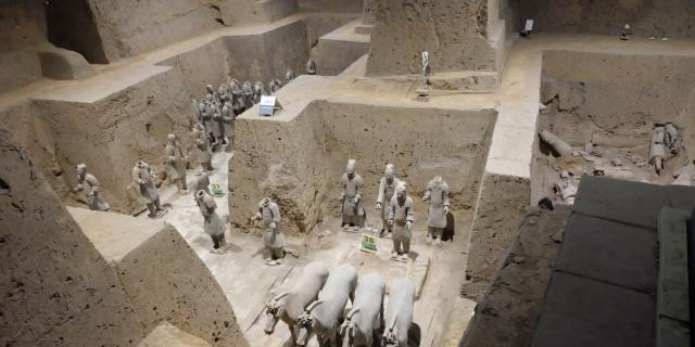 上世纪考古队准备挖掘秦始皇陵，美国专家勘探后：50年内不能挖掘|帝陵|秦始皇陵|考古队_新浪新闻