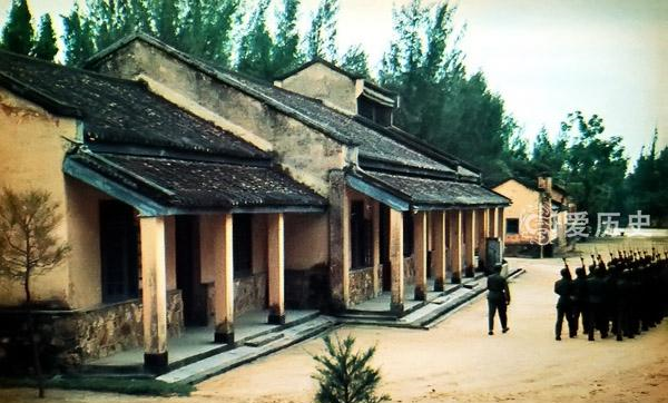 70年代日本人走进中国军营 感叹威武之师 训练场上的标语依然有效休闲区蓝鸢梦想 - Www.slyday.coM 70年代日本人走进中国军营 感叹威武之师 训练场上的标语依然有效休闲区蓝鸢梦想 - Www.slyday.coM