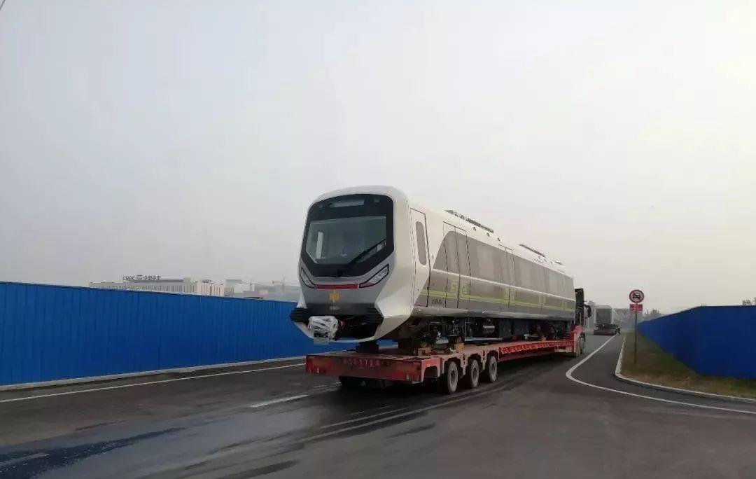 河南打造的一条地铁线,设站22座,最高运行时速100公里