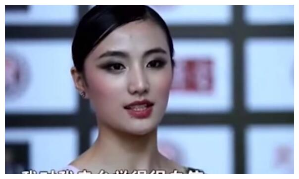 李亚鹏女友21岁走秀超自信海哈金喜对待爱情在一起开心最重要