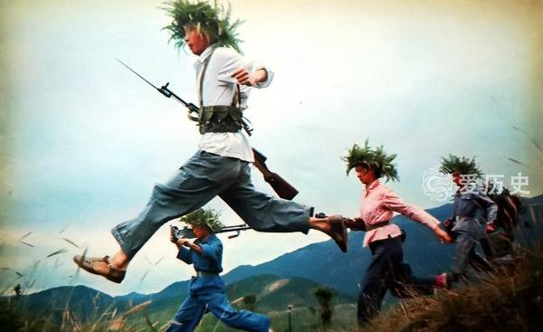 70年代日本人走进中国军营 感叹威武之师 训练场上的标语依然有效休闲区蓝鸢梦想 - Www.slyday.coM 70年代日本人走进中国军营 感叹威武之师 训练场上的标语依然有效休闲区蓝鸢梦想 - Www.slyday.coM