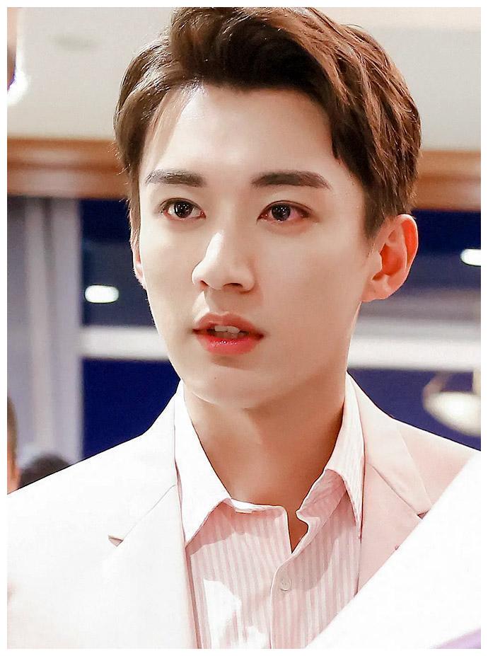 刘学义给自己的人设是高冷型,厌世男神,网友:奈何长了一张嘴