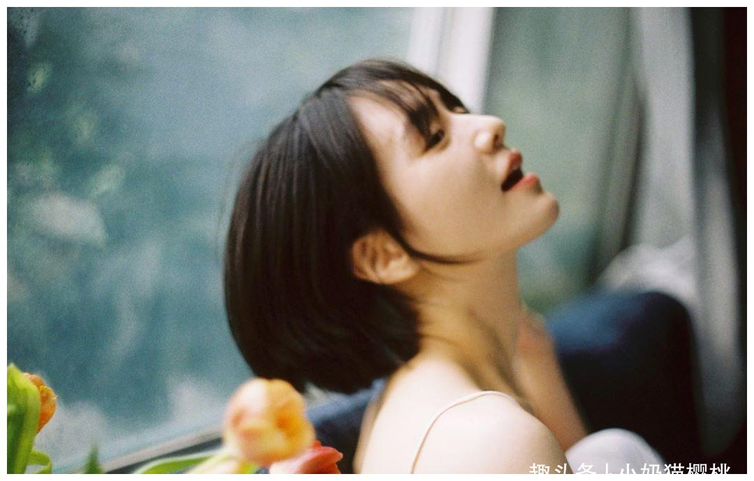 《虽然是精神病但没关系》小护士朴珪瑛清新外貌宛如