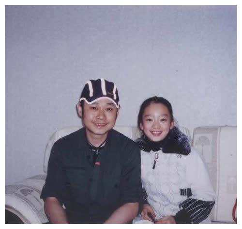 欢呼雀跃,非常激动,期待着宝宝的降临,同时也憧憬着美好的未来,罗林也