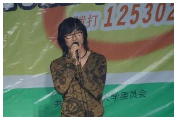 汪峰14年前旧照,长发搭皮裤子,那一年19岁葛荟婕已为其产女