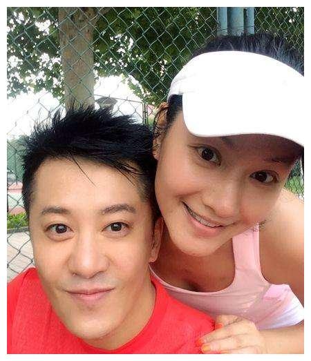 50岁毛宁近况,不老男神风采依旧,妻子气质形象俱佳