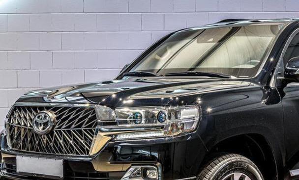 第一个防弹"丰田陆巡"曝光,六边形格栅,野性和攻击性-新浪汽车