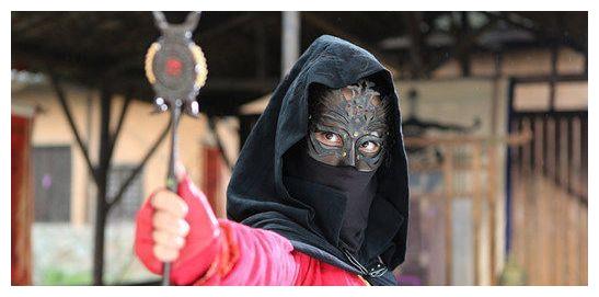 老刀把子和西方玉罗刹到底谁更厉害答案在另外两个人身上