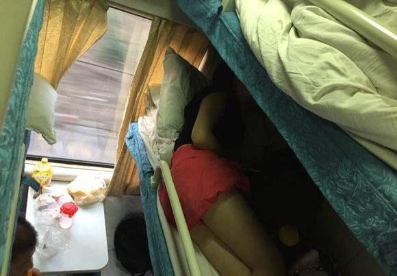 火车卧铺男女混住女游客的隐私怎么办列车长说出真相