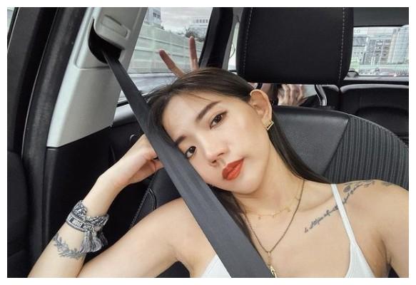 陈艾琳剪掉招牌长发 短发新造型曝光:新的我__财经头条