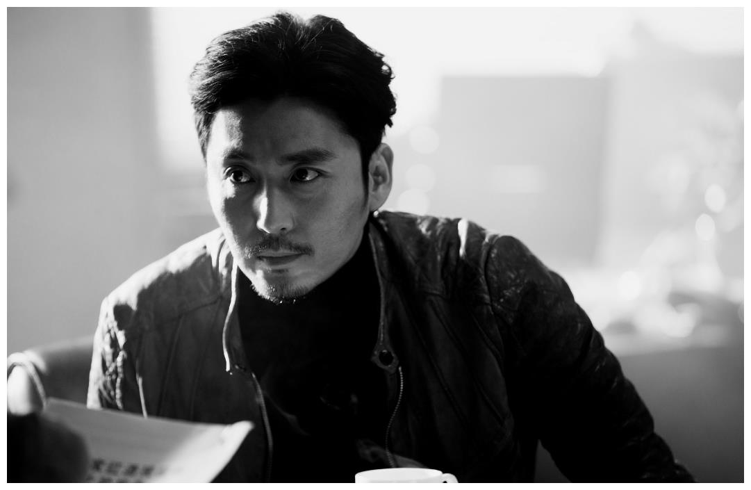 饰演的顾耀东,而是剧中,另外一个灵魂级别的人物,夏继成的扮演者