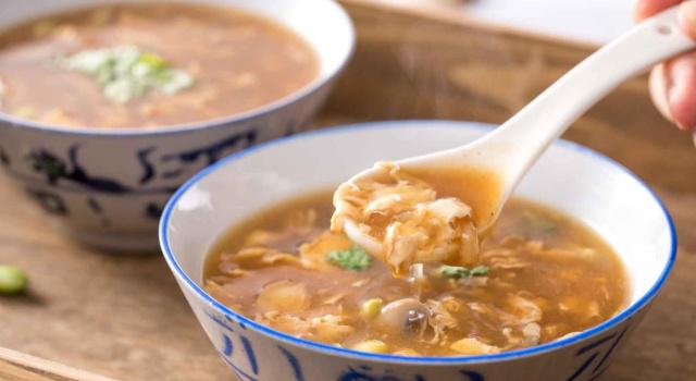 小伙在校门口卖“一碗汤”,1份5元营养丰富,家长排队买给孩子吃休闲区蓝鸢梦想 - Www.slyday.coM 小伙在校门口卖“一碗汤”,1份5元营养丰富,家长排队买给孩子吃休闲区蓝鸢梦想 - Www.slyday.coM