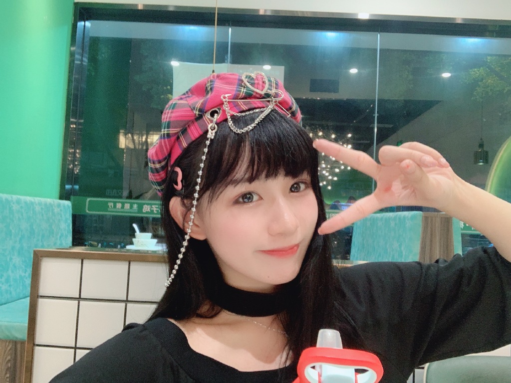 可爱美女歌手gnz48-李姗姗迷人写真美照