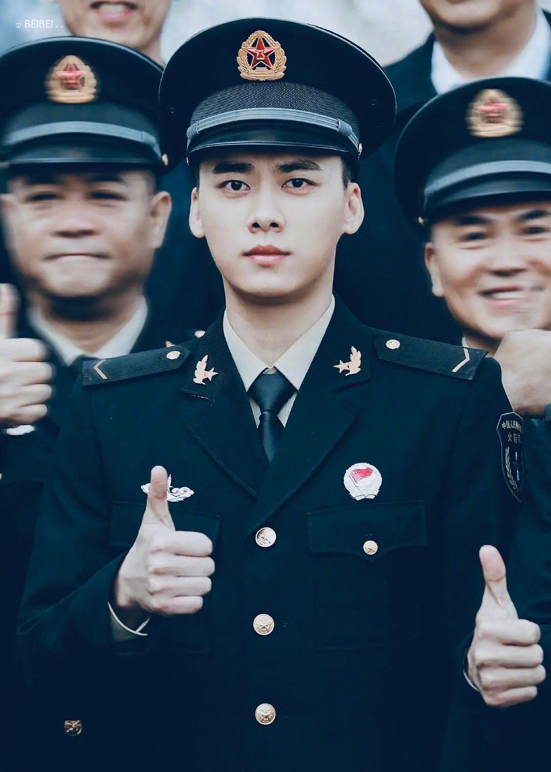 李易峰杨洋张若昀陈伟霆许凯任嘉伦穿军装帅气正气霸气,一眼万年_高清