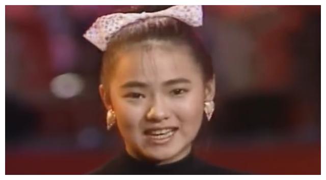 伊能静18岁照片曝光,皮肤黝黑还是单眼皮,被质疑整容 ?