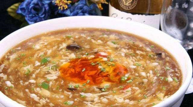 小伙在校门口卖“一碗汤”,1份5元营养丰富,家长排队买给孩子吃休闲区蓝鸢梦想 - Www.slyday.coM 小伙在校门口卖“一碗汤”,1份5元营养丰富,家长排队买给孩子吃休闲区蓝鸢梦想 - Www.slyday.coM