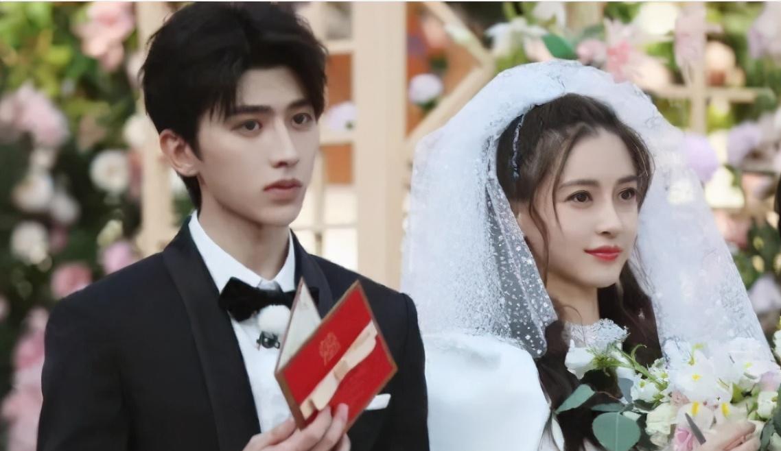 也有传这部剧的女主,一直定下的是杨超越,而男主蔡徐坤,也只是在谈的