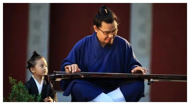 过去徒弟深怕没人收自己,而今很多人原地踏步挑师父!