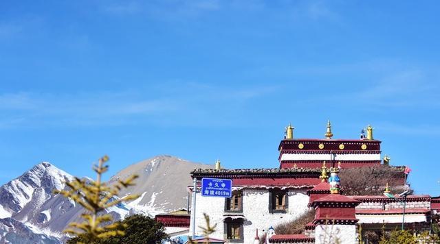 西藏山南最孤独的寺庙，隐匿在深林里、雪山旁、山巅上