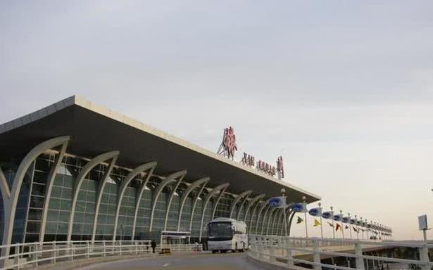 我国最"廉价"的航班,票价等于一份午餐,当地人:坐飞机上下班