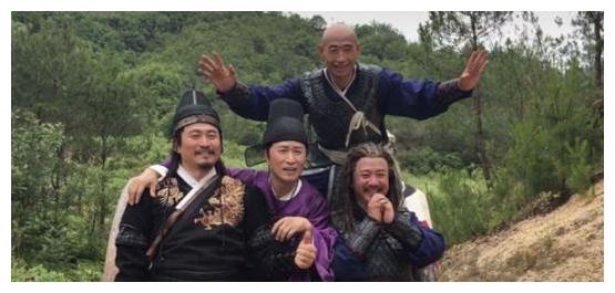 亮剑孙德胜秀身材满身肌肉荷尔蒙爆棚被赞遮不住硬汉气息