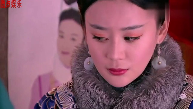 妃子看到皇后娘娘画像上多了一颗痣,原来是董鄂妃做的,太有心机