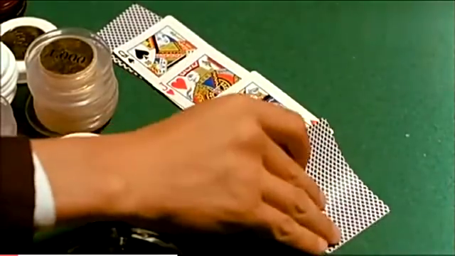 黑老大打牌一直输,不料旁边的农村丫头竟是赌神,出手全赢回来