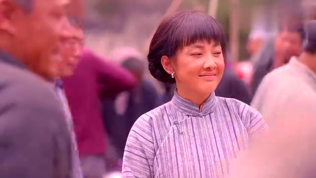 牛大胆违法欲被带走,灯儿竟出手阻拦,事情有点严重了!_新浪新闻