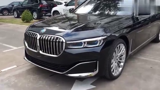 2020款宝马740li入库实拍,外观内饰全方位展示后,就知道多霸气