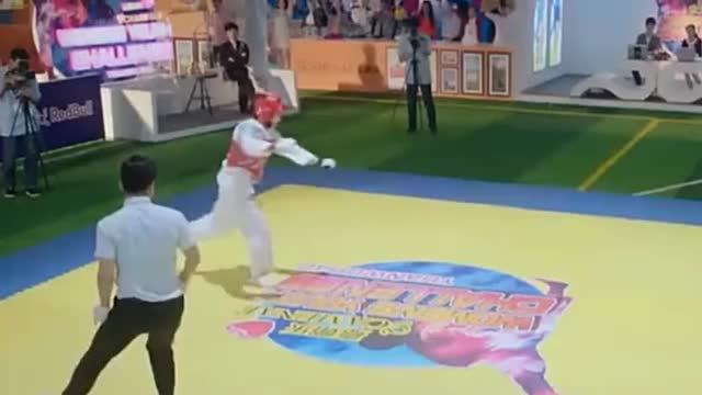 戚百草不愧是旋风少女 竟破解了加藤银百合的樱花旋 厉害 戚百草不愧是旋风少女 竟破解了加藤银百合的樱花旋 厉害