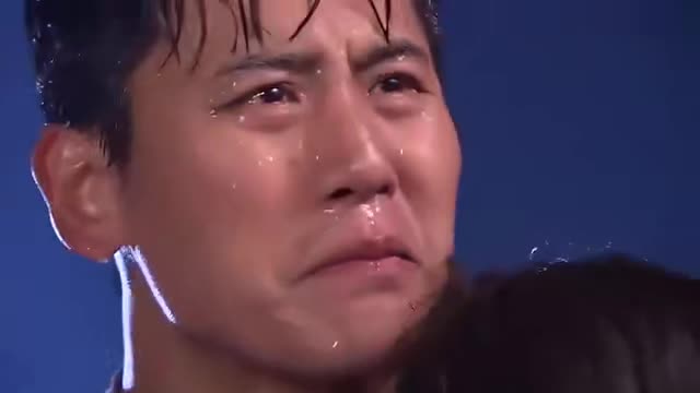 二叔:晓薇落水狼狈不堪,志强直接用体温帮她暖脚,晓薇心中感动