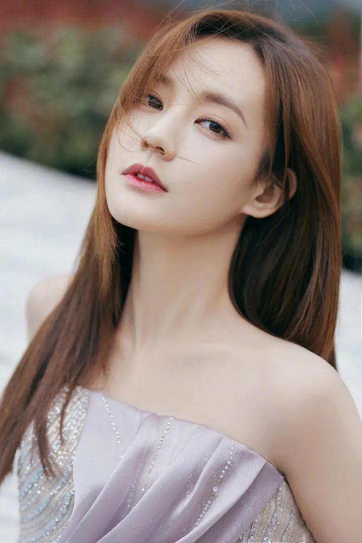 女星李一桐美照