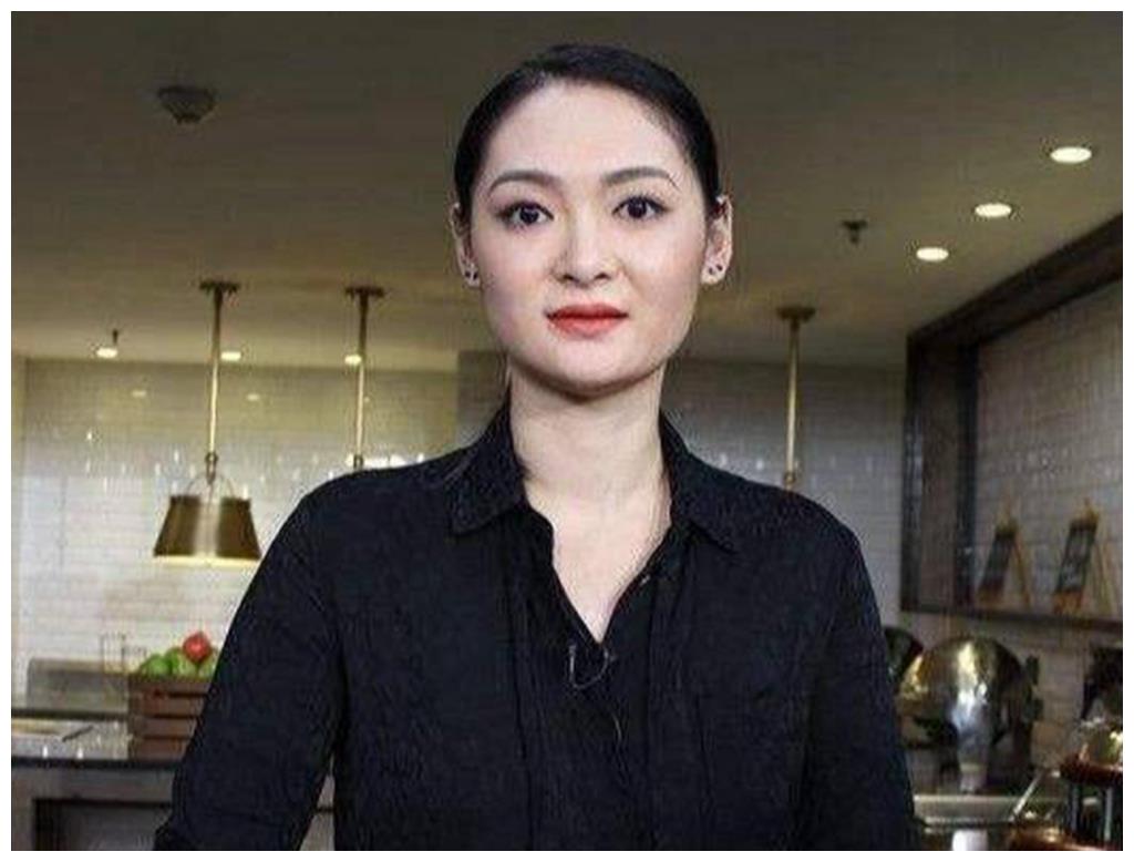 51岁三德子扮演者娶小15岁模特娇妻如今靠卖鸡发家致富