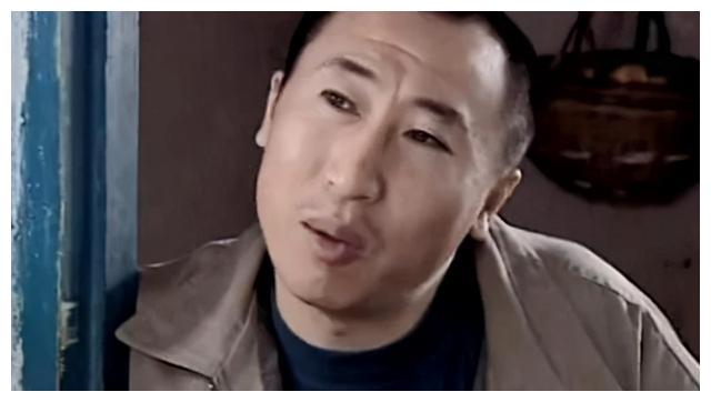 2016年,赵本山弟子因55块钱,过etc被收费杆砸中身亡