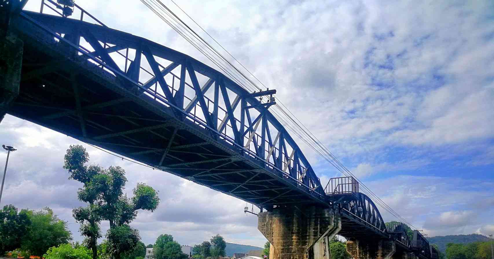 桂河大桥:泰国知名的历史景点,被称曼谷后花园