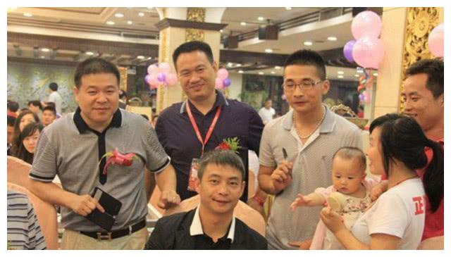 体操兄弟李小双李大双两人头发都已花白结婚多年都没有孩子