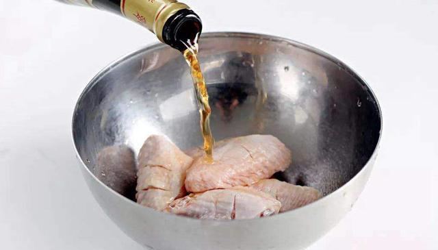 超市买料酒时,只要认准这些,不管是啥牌子,再便宜都不是好料酒休闲区蓝鸢梦想 - Www.slyday.coM 超市买料酒时,只要认准这些,不管是啥牌子,再便宜都不是好料酒休闲区蓝鸢梦想 - Www.slyday.coM