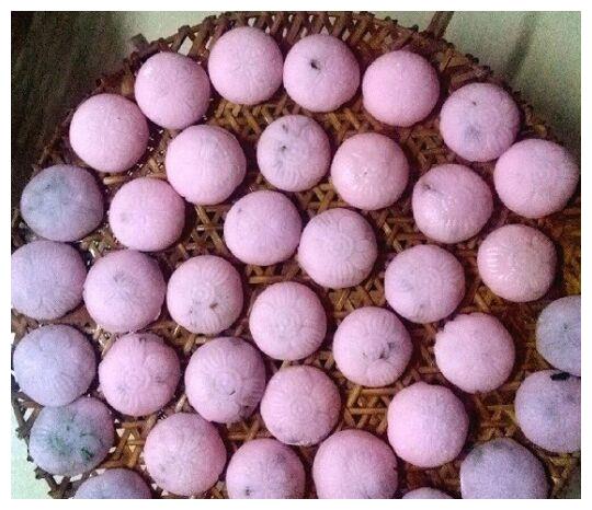 潮汕民间有七月半做安仔粿祭拜鬼神的习俗