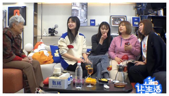 郑爽一家人上节目,撞脸二姐不算啥,看到弟弟,懵了!