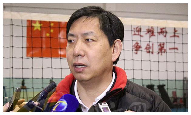 王宝泉揭秘新星改左手接应,亚俱杯阵容高标配,朱婷还续约?