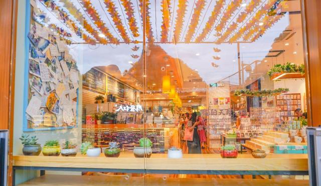 中国最具特色的文化街区,不仅有风情美食,还有千年古街韵味休闲区蓝鸢梦想 - Www.slyday.coM 中国最具特色的文化街区,不仅有风情美食,还有千年古街韵味休闲区蓝鸢梦想 - Www.slyday.coM