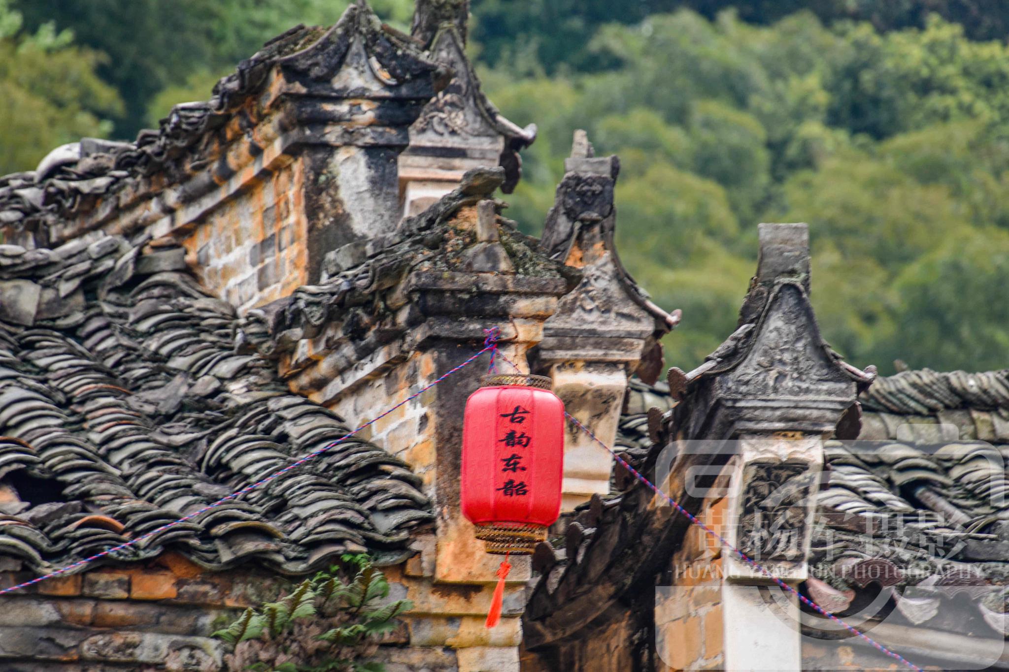 江西兴国县东韶古村,群山环绕的客家古村落,是赣南人熟悉的模样_高清