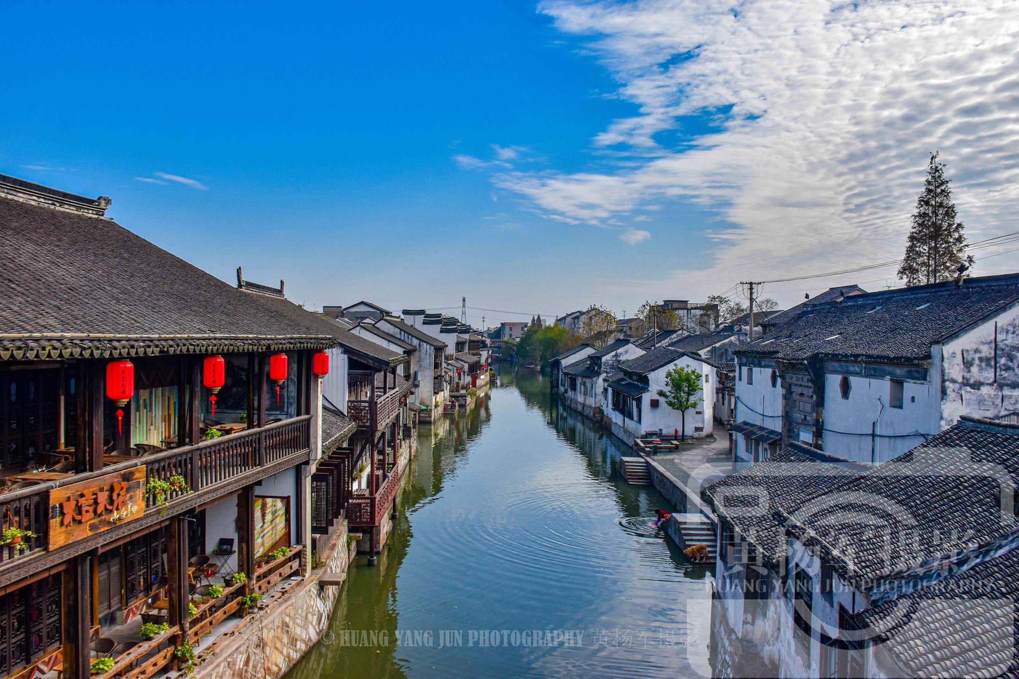 浙江湖州南浔古镇,清幽古朴的江南水乡景色美如画,非常适合漫步
