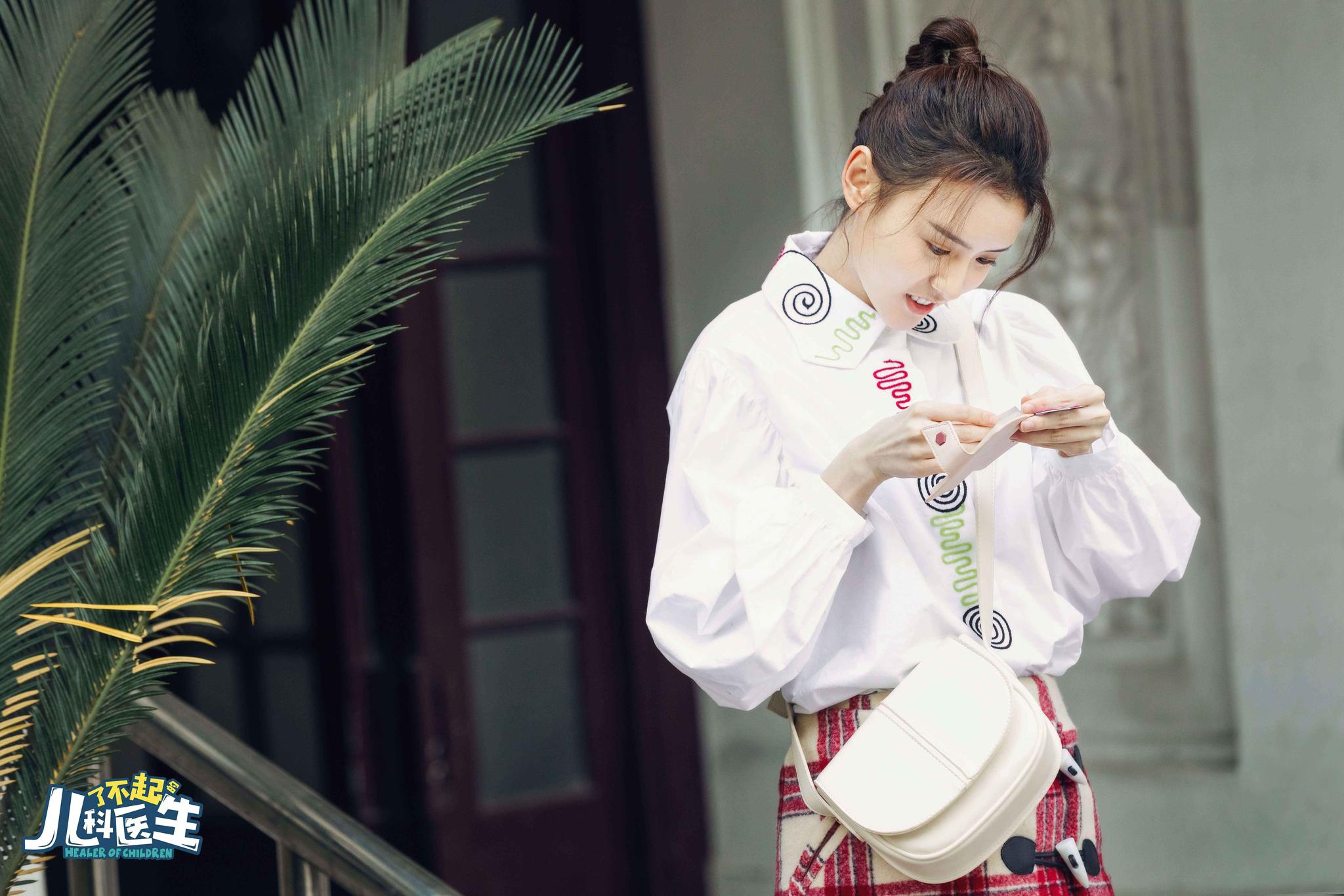 和颂张沐兮主演了不起的儿科医生热播小哭包方蔓人设讨喜