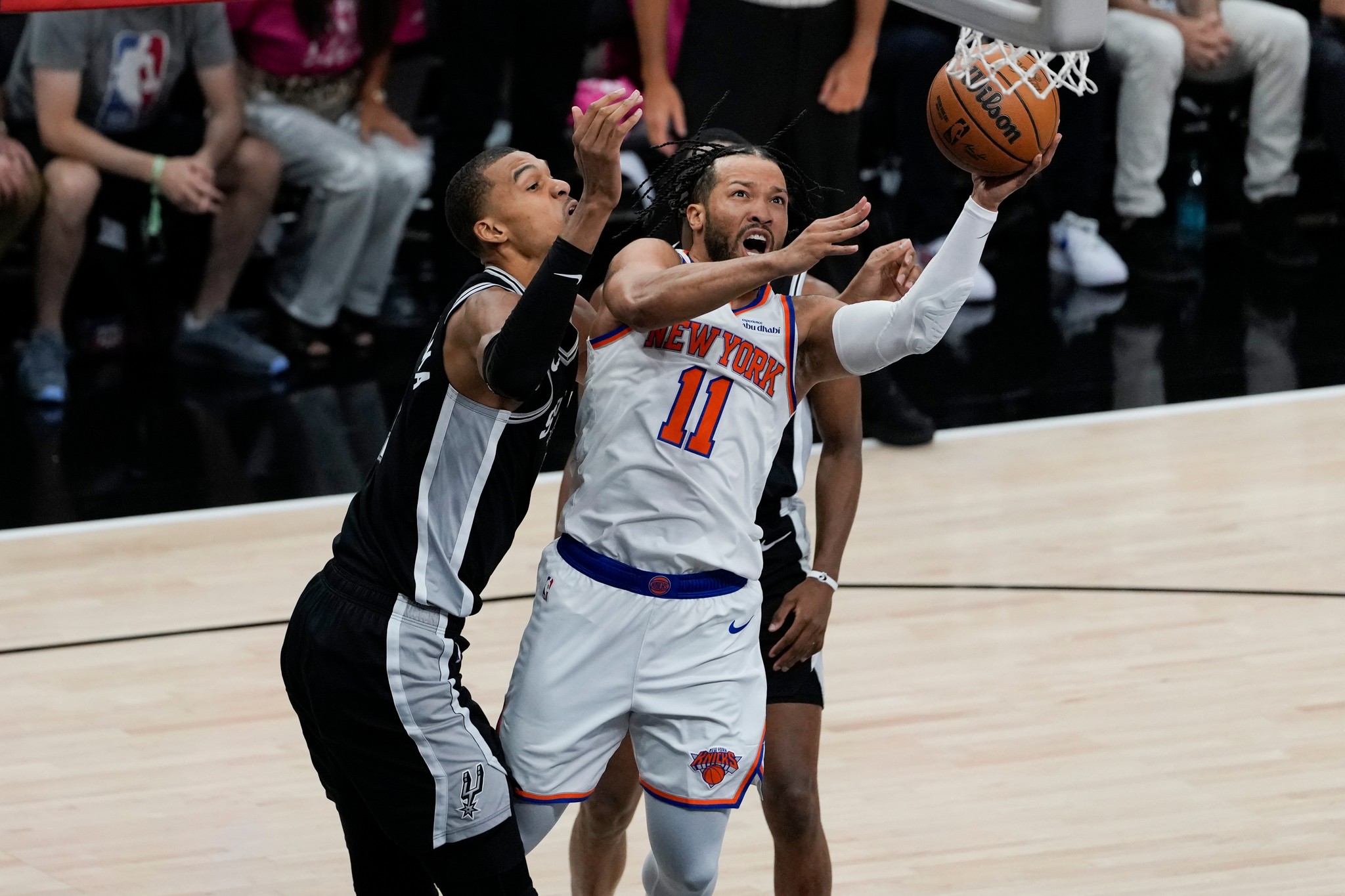 NBA揭幕战看点拉满!詹姆斯开启第24季,76人能否搅乱尼克斯 NBA揭幕战看点拉满!詹姆斯开启第24季,76人能否搅乱尼克斯