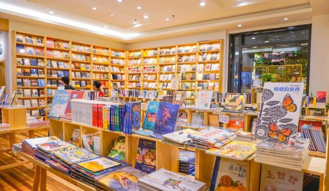 中国最具特色的文化街区,不仅有风情美食,还有千年古街韵味休闲区蓝鸢梦想 - Www.slyday.coM 中国最具特色的文化街区,不仅有风情美食,还有千年古街韵味休闲区蓝鸢梦想 - Www.slyday.coM