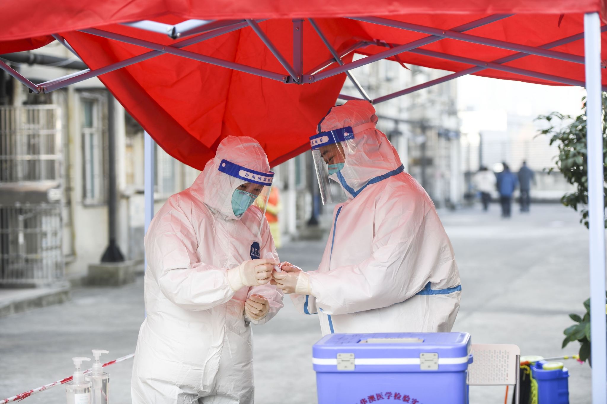 合肥市瑶海区三里街街道开展冬季新冠疫情防控应急实战演练