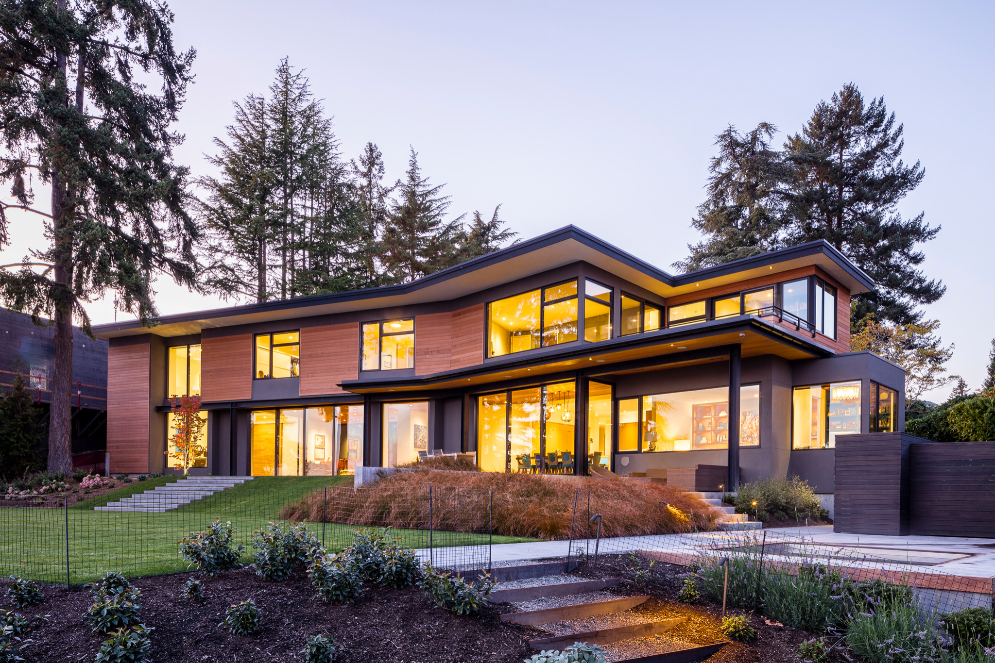 西雅图500㎡湖景玻璃别墅:观山临水,融于自然__财经头条